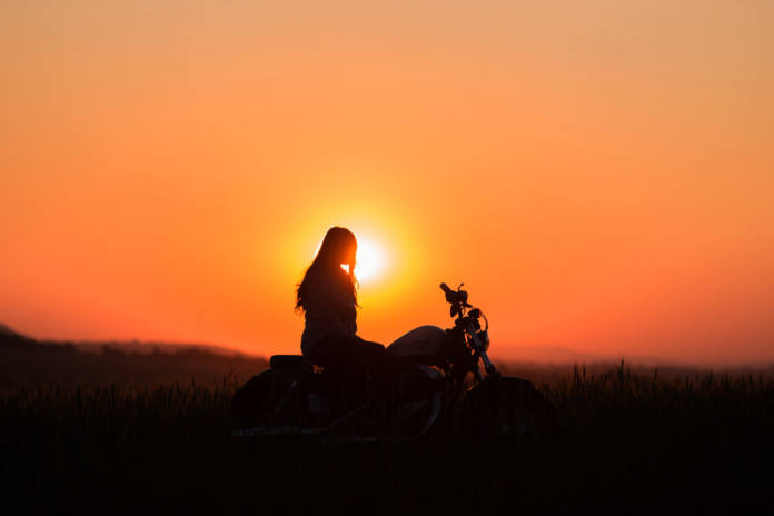 Mujeres haciendo historia en moto