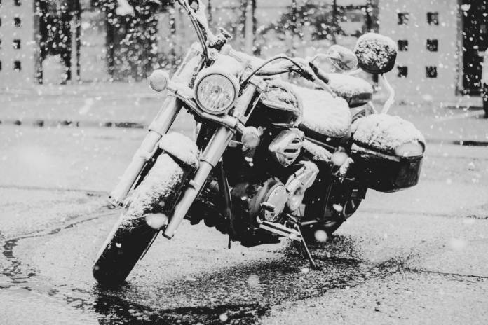 Consejos para guardar tu moto en invierno