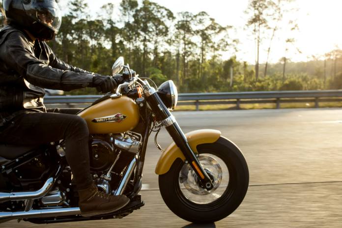 Beneficios de los latiguillos metálicos en la moto