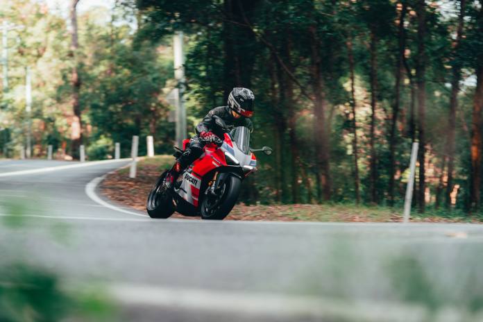 Contramanillar en moto