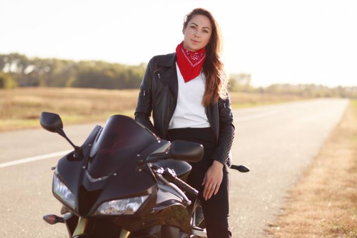 Mujer Motorista